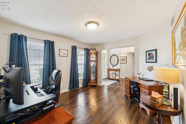 1235 Cherokee, Vermilion, OH 44089