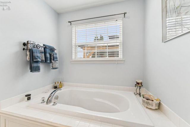 1235 Cherokee, Vermilion, OH 44089