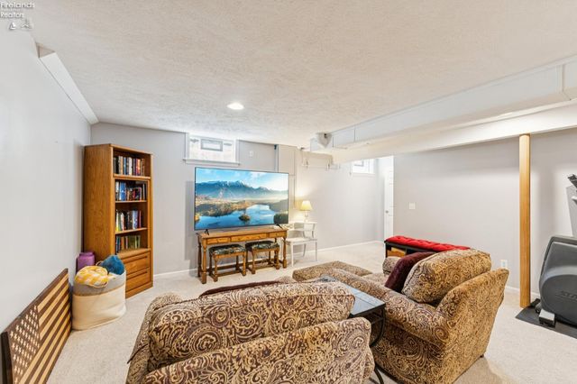 1235 Cherokee, Vermilion, OH 44089