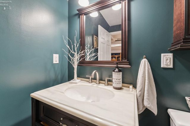 1235 Cherokee, Vermilion, OH 44089