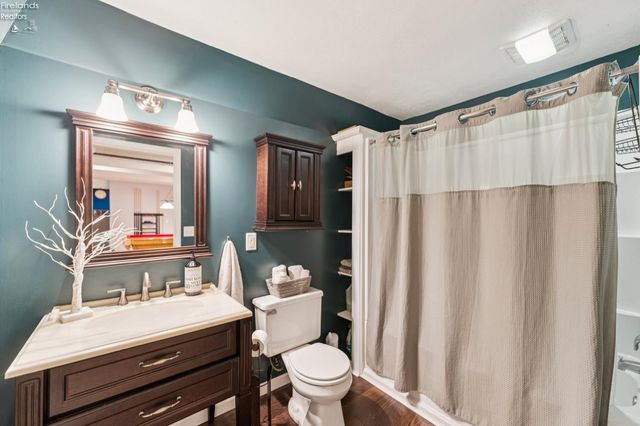 1235 Cherokee, Vermilion, OH 44089