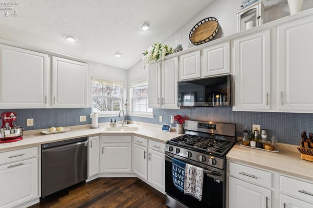 1235 Cherokee, Vermilion, OH 44089