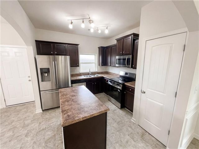 3172 Broadleaf Trail, Fairburn, GA 30213