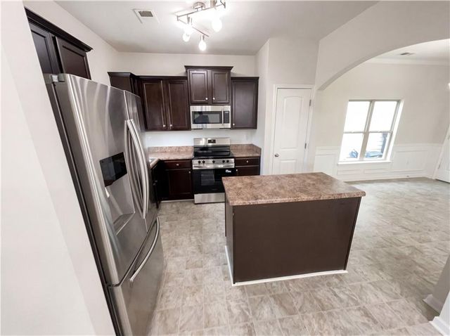 3172 Broadleaf Trail, Fairburn, GA 30213