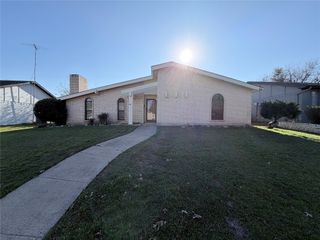 1380 Cherry Hill Lane, Lewisville, TX 75067