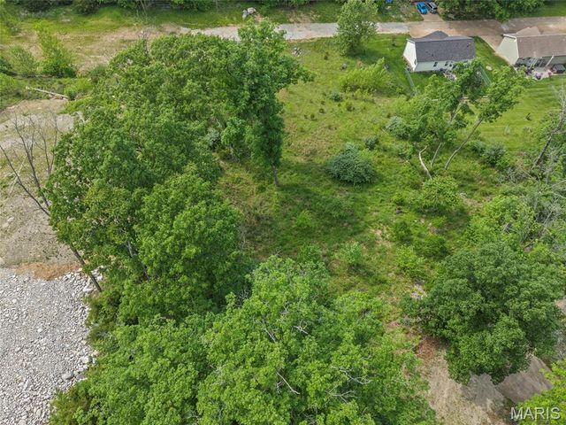 6752 Walnut Valley, High Ridge, MO 63049