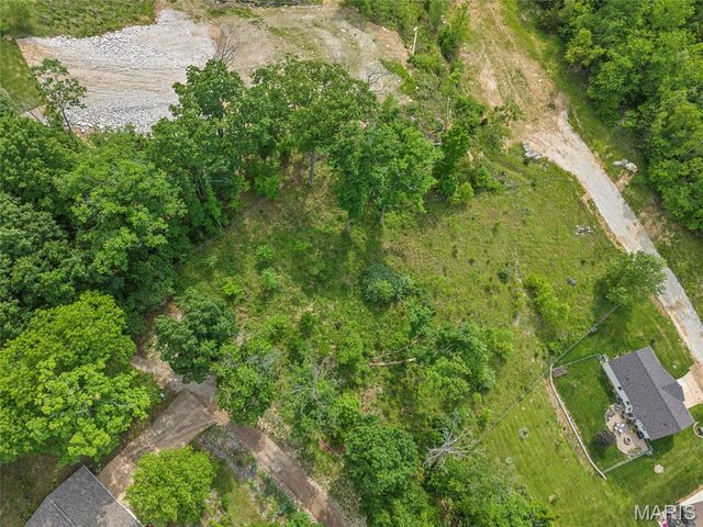 6752 Walnut Valley, High Ridge, MO 63049