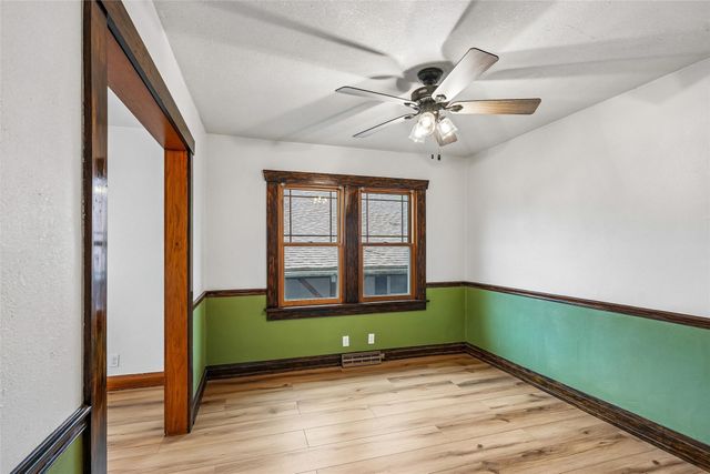 217 W 10th Street S, Newton, IA 50208