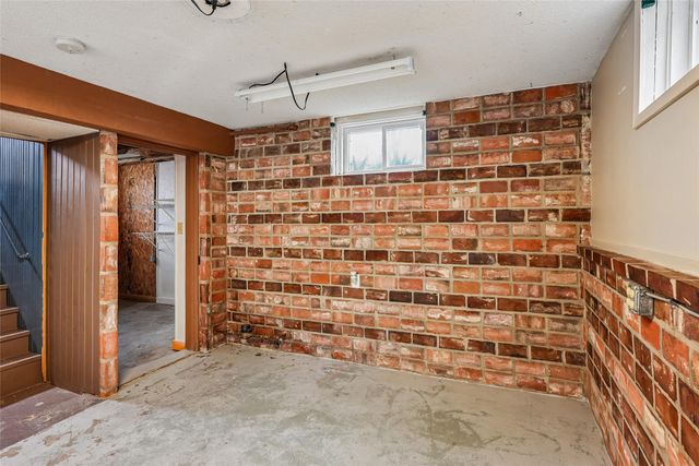 217 W 10th Street S, Newton, IA 50208