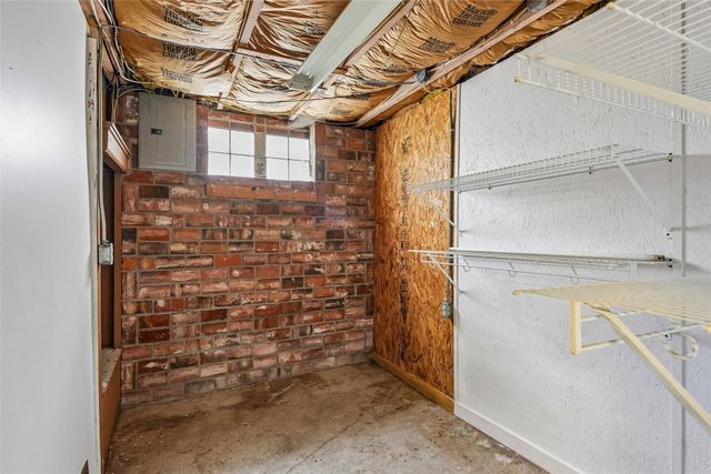 217 W 10th Street S, Newton, IA 50208