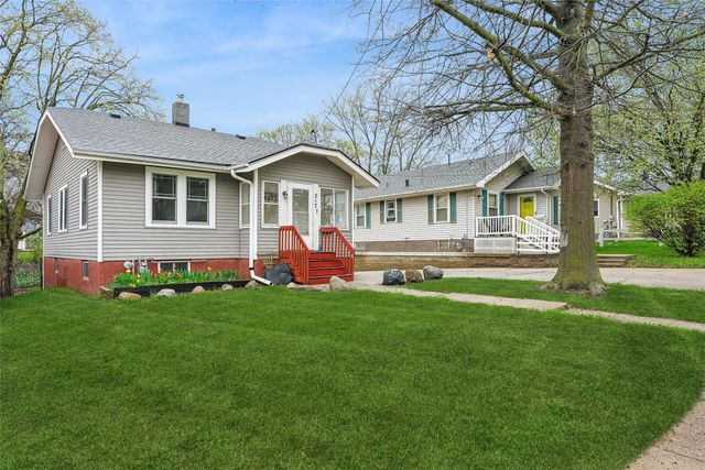 217 W 10th Street S, Newton, IA 50208