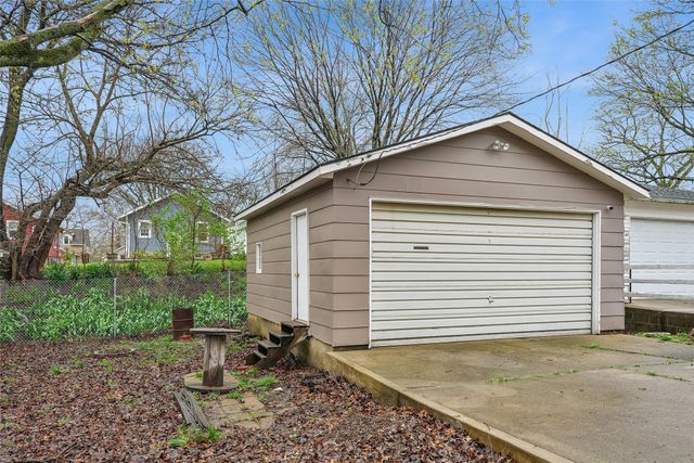 217 W 10th Street S, Newton, IA 50208
