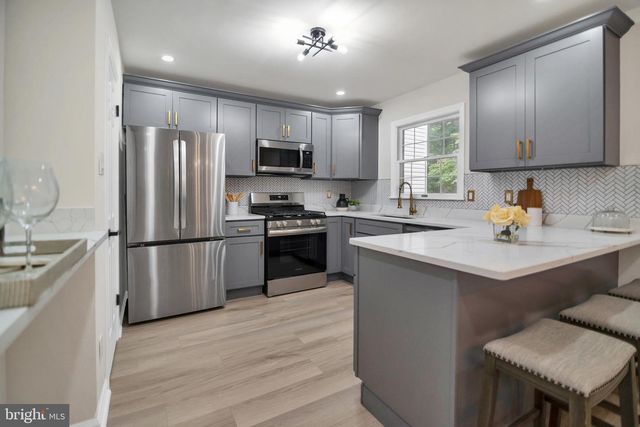 5809 SHANA PL, Burke, VA 22015