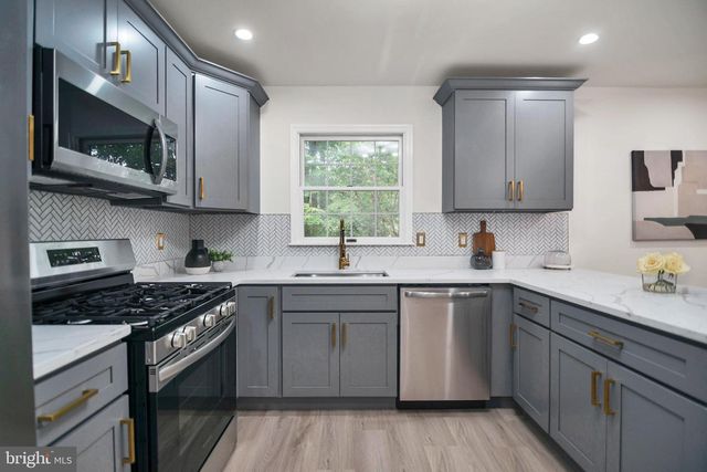 5809 SHANA PL, Burke, VA 22015