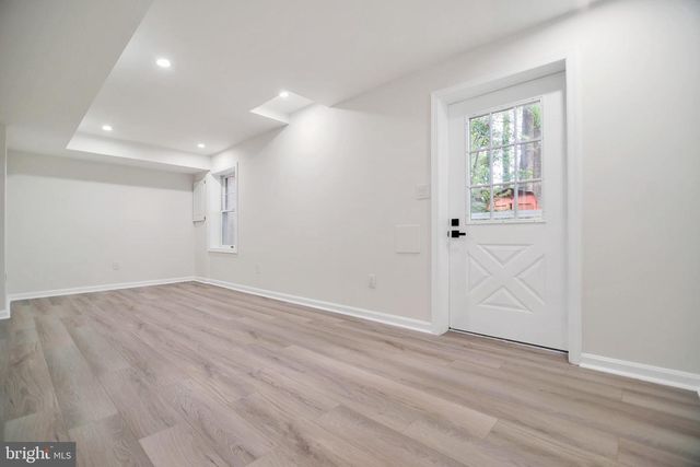 5809 SHANA PL, Burke, VA 22015