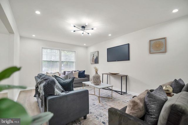 5809 SHANA PL, Burke, VA 22015