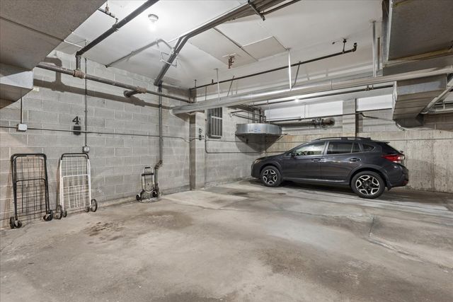 2046 Saint Johns Avenue 3H, Highland Park, IL 60035