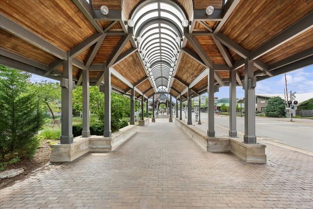 2046 Saint Johns Avenue 3H, Highland Park, IL 60035