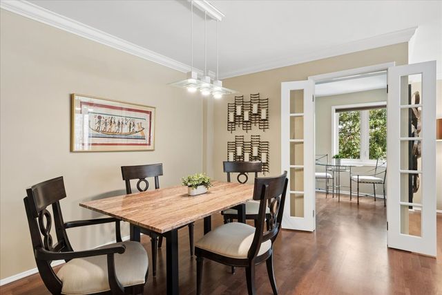2046 Saint Johns Avenue 3H, Highland Park, IL 60035