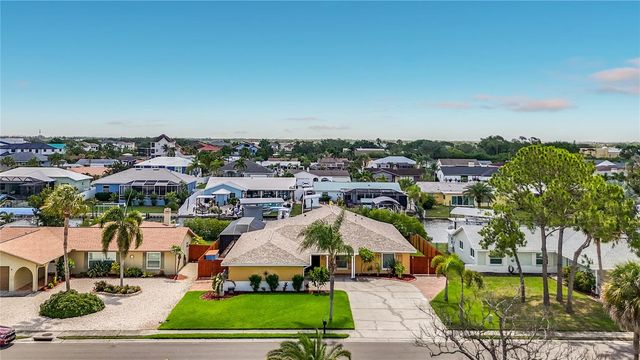 6517 SOLITAIRE PALM WAY, Apollo Beach, FL 33572