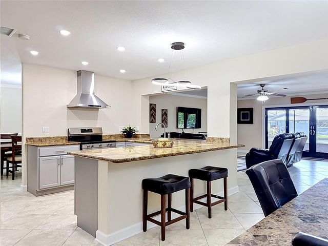6517 SOLITAIRE PALM WAY, Apollo Beach, FL 33572