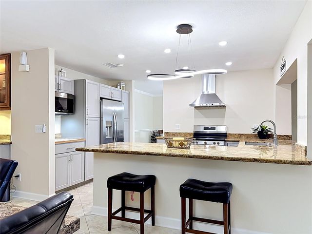 6517 SOLITAIRE PALM WAY, Apollo Beach, FL 33572