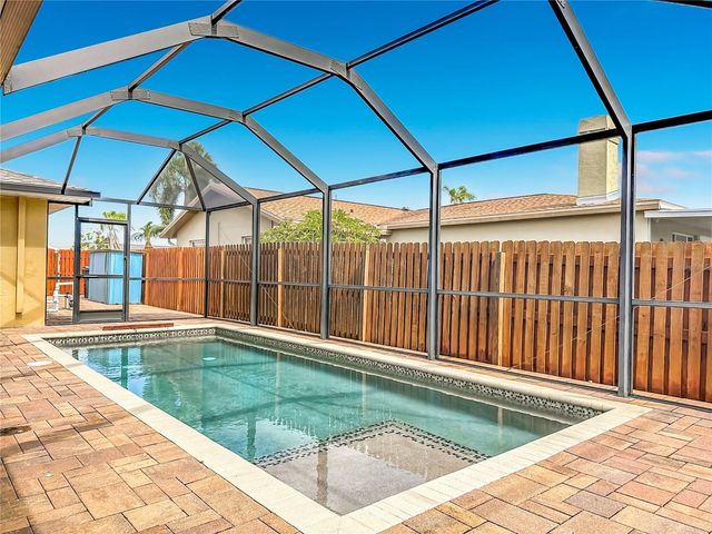 6517 SOLITAIRE PALM WAY, Apollo Beach, FL 33572