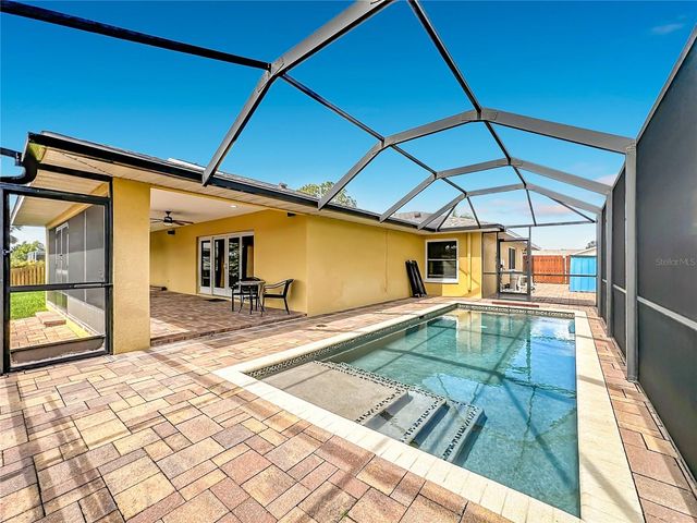 6517 SOLITAIRE PALM WAY, Apollo Beach, FL 33572