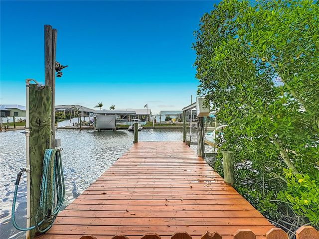 6517 SOLITAIRE PALM WAY, Apollo Beach, FL 33572