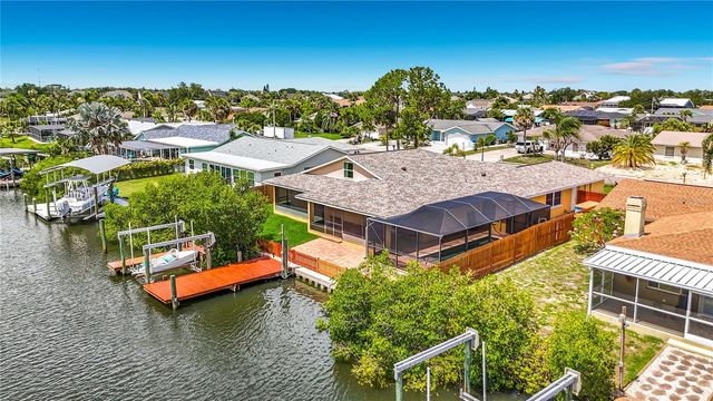 6517 SOLITAIRE PALM WAY, Apollo Beach, FL 33572