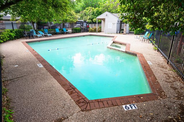 7340 Skillman Street 402, Dallas, TX 75231