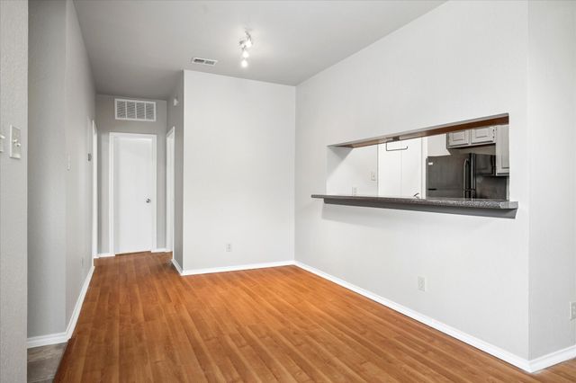 7340 Skillman Street 402, Dallas, TX 75231