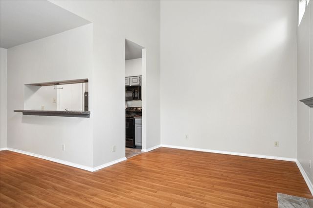 7340 Skillman Street 402, Dallas, TX 75231