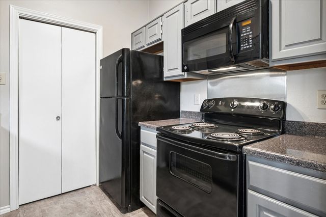 7340 Skillman Street 402, Dallas, TX 75231