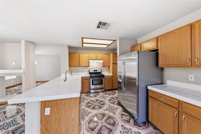 902 Royalmile Way, North Las Vegas, NV 89032