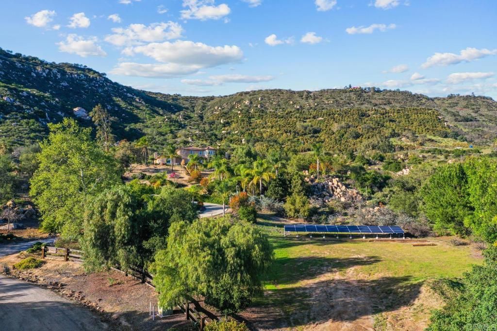 Image 27 of property listing at 19700 Calle Pena Huerta, Temecula, CA 92590