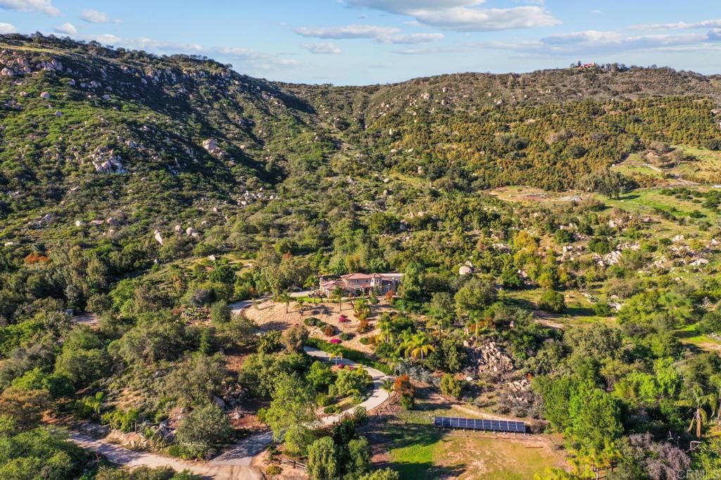 Image 3 of property listing at 19700 Calle Pena Huerta, Temecula, CA 92590