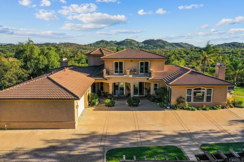 Image 5 of property listing at 19700 Calle Pena Huerta, Temecula, CA 92590