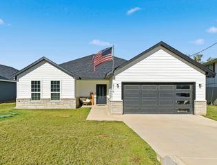 2316 Neches Street, Granbury, TX 76048