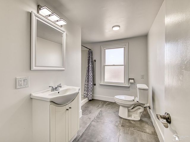 465 Riverview Avenue, Monroe, MI 48162