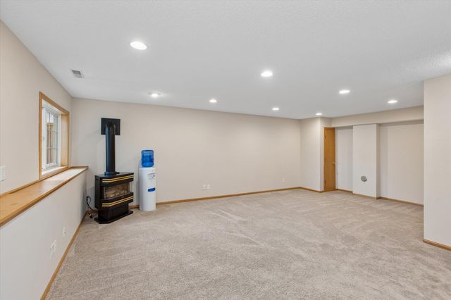 18769 Englewood Way, Farmington, MN 55024