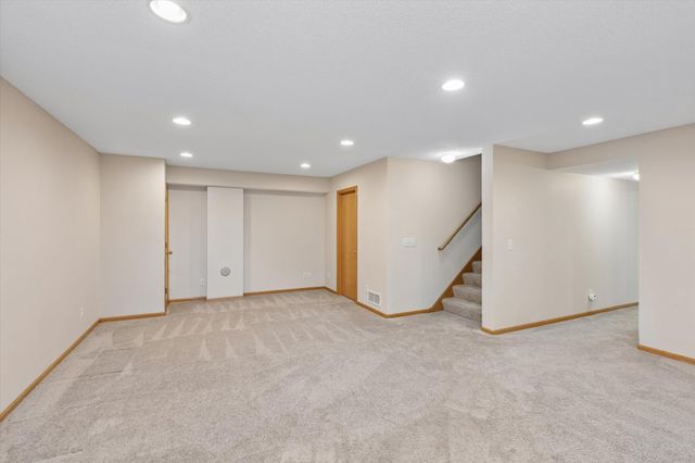 18769 Englewood Way, Farmington, MN 55024