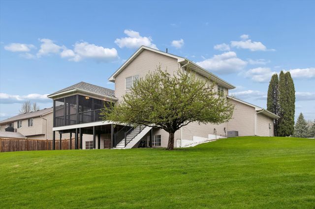 18769 Englewood Way, Farmington, MN 55024