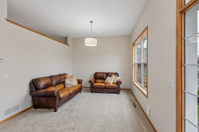 18769 Englewood Way, Farmington, MN 55024