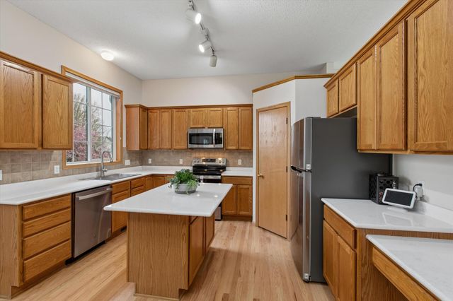 18769 Englewood Way, Farmington, MN 55024