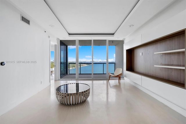 601 NE 36th St 1310, Miami, FL 33137