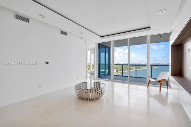 601 NE 36th St 1310, Miami, FL 33137