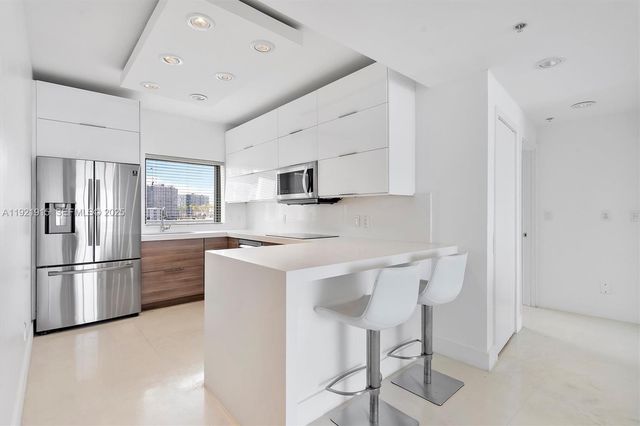 601 NE 36th St 1310, Miami, FL 33137