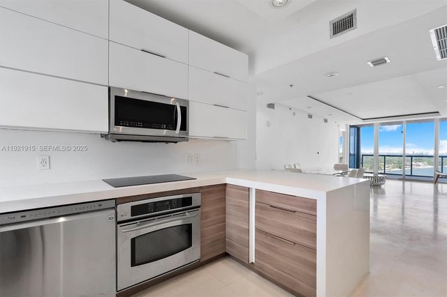 601 NE 36th St 1310, Miami, FL 33137