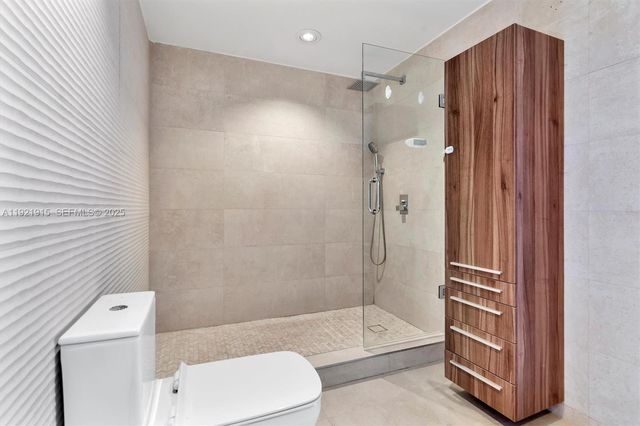 601 NE 36th St 1310, Miami, FL 33137